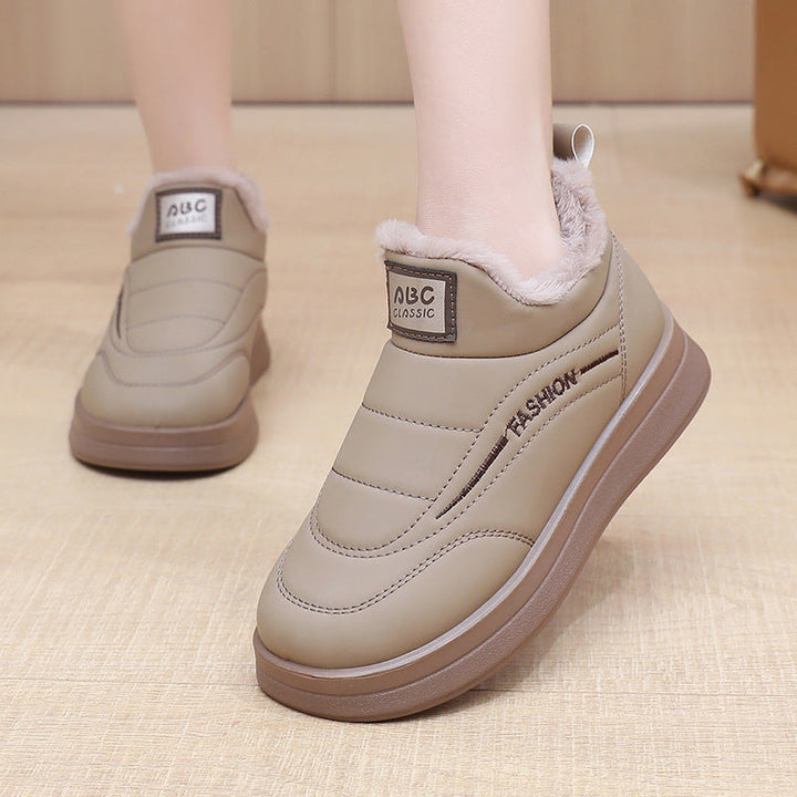 Women's Insulated Sneakers with Non-Slip Sole and Ergonomic Shape Lune London