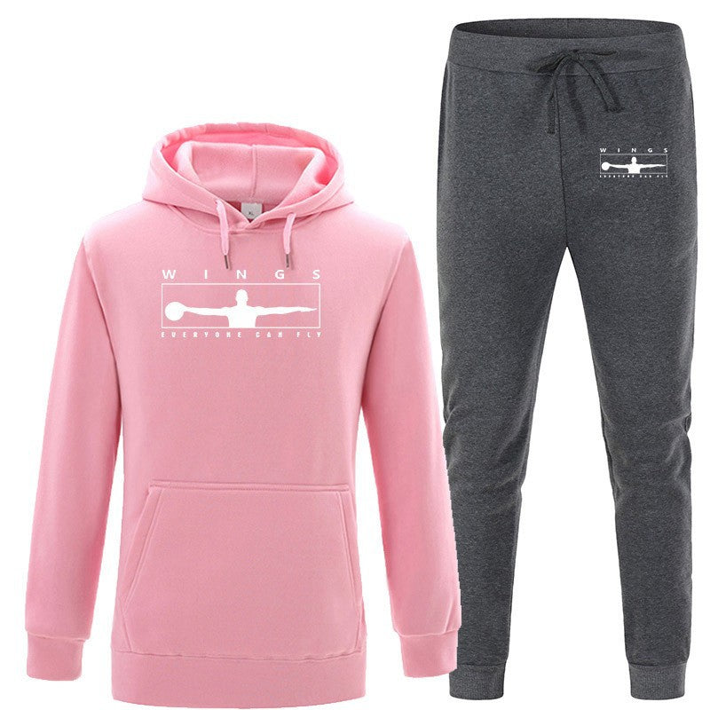 Women's jogging suit with modern logo and comfortable kangaroo pockets Chic & Stil