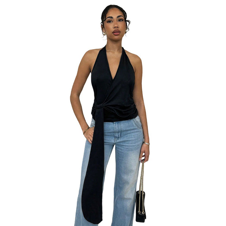 Haut enveloppant pour femmes avec un décolleté V profond et des détails de nœud élégants Chic & Stil