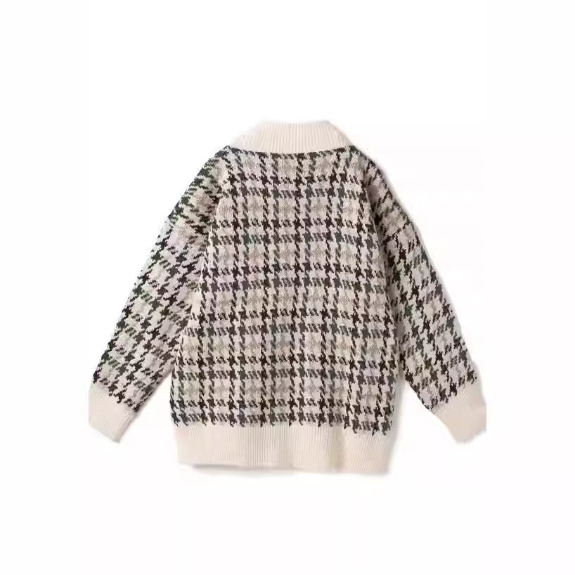 Ladies patterned cardigan with button placket and V-neck Lune London