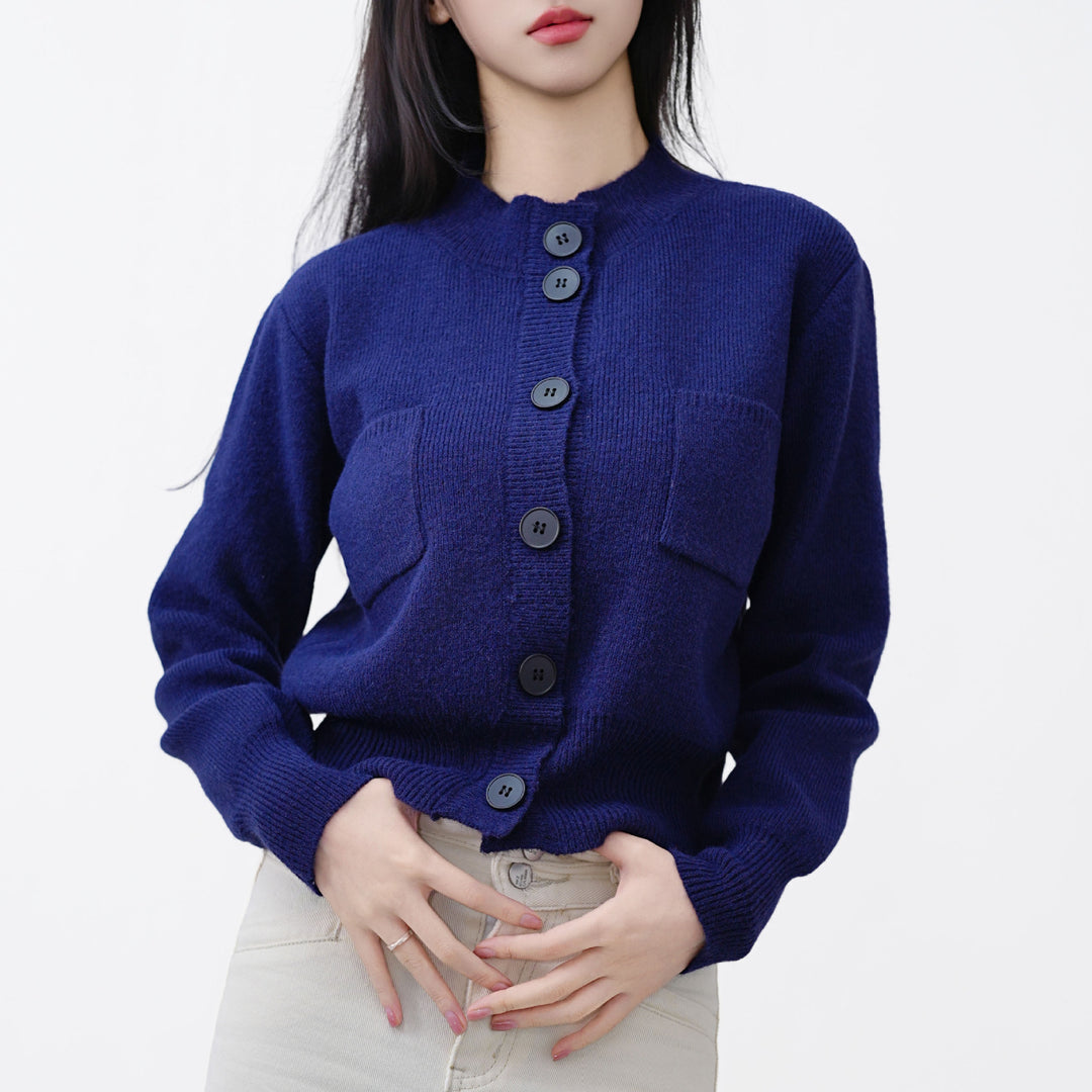 Gilet en tricot pour femmes avec détails de bouton et poche plaquée Chic & Stil