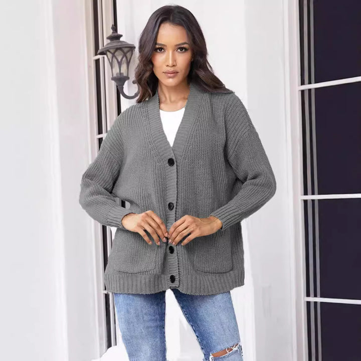 Cardigan en tricot épais pour femmes avec grandes poches et col en V classique Chic & Stil