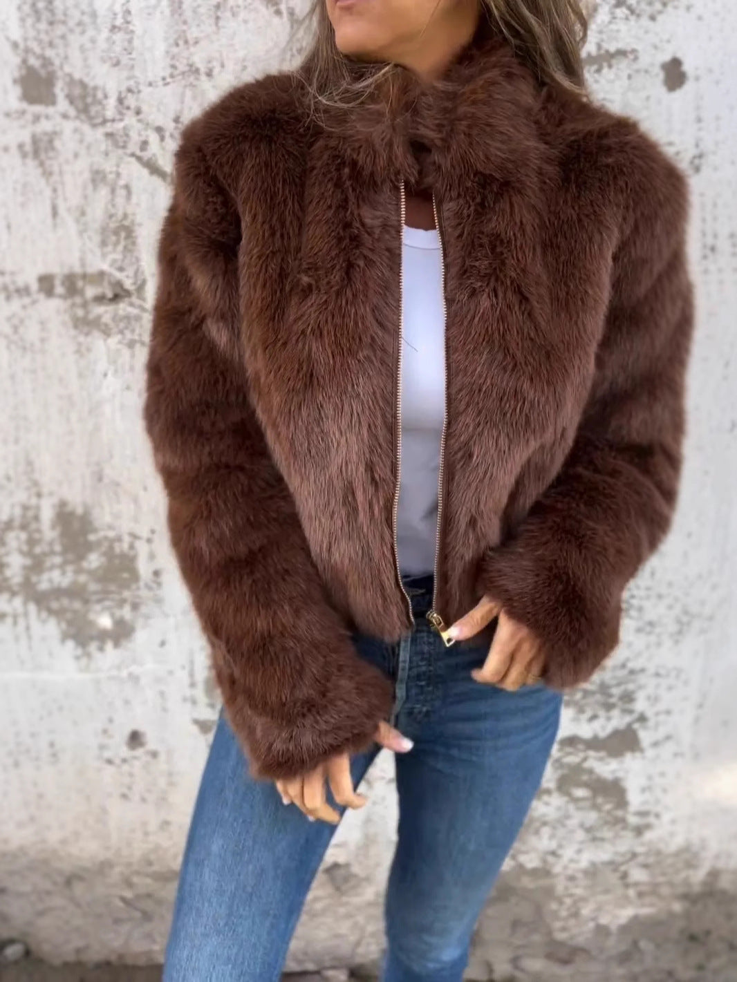 Lune London | Jacket made of faux fur - Loose fit - High collar - Zipper - Long sleeves