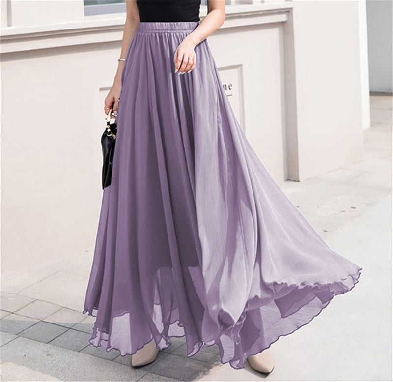 Long and flowing skirt for women with elastic waist and floating hem Lune London