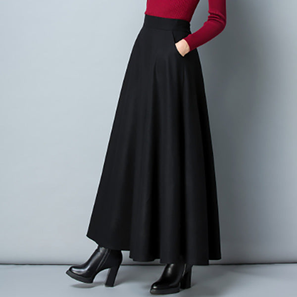 Elegant maxi skirt for ladies with flowing hem and practical pockets Lune London