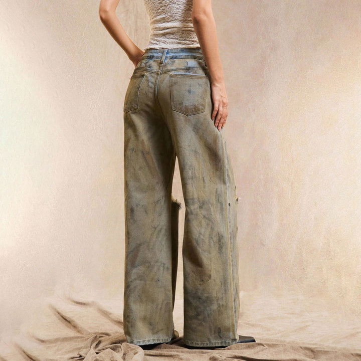 Wide jeans for women with trendy destroyed details and a relaxed chic cut and style
