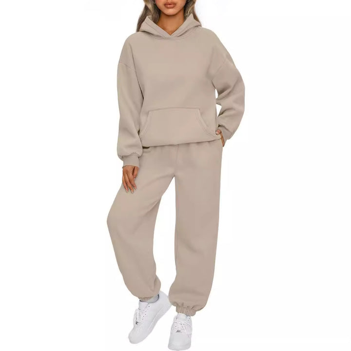 Women's Comfortable Hoodie Suit Made of Soft Sweat Fabric Chic & Stil