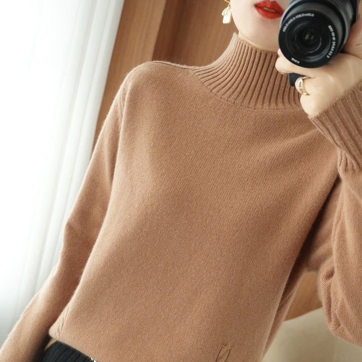 Elegant sweater for women with high collar and fine structure Lune London