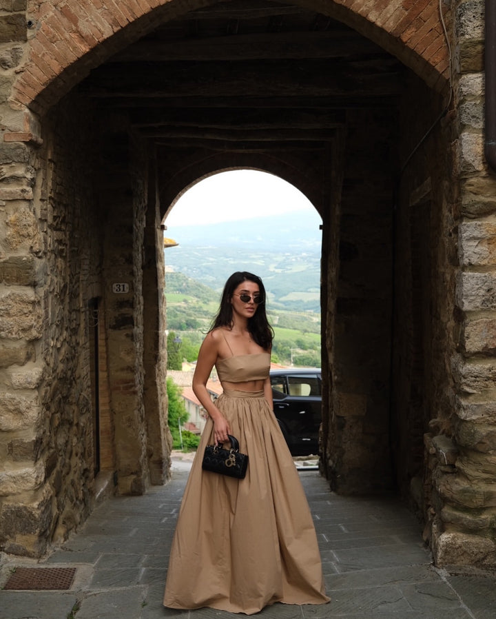 Ladies' set consisting of a crop top and a long skirt with an elegant ruffle design Lune London