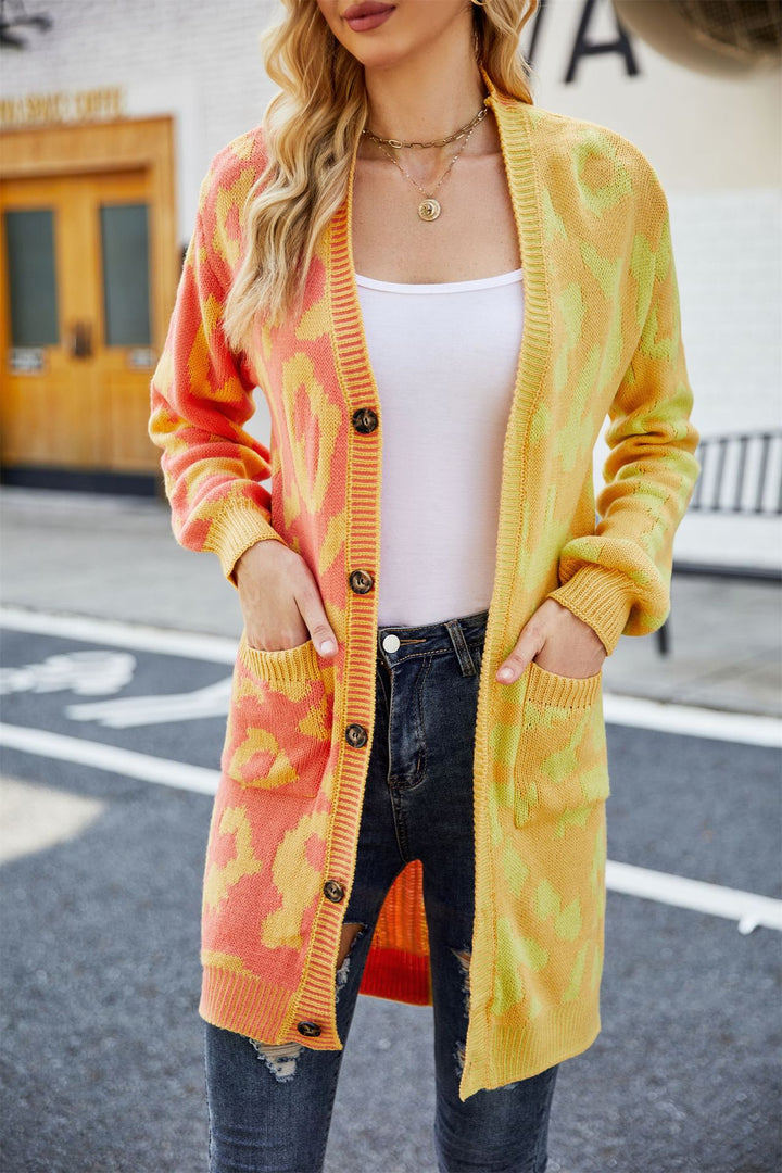 Cardigan pour femmes à coupe longue avec motif accrocheur Chic & Stil
