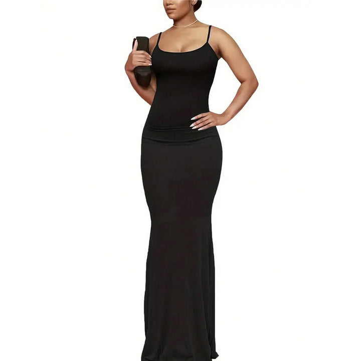Elegant maxi dress for women with narrow spaghetti straps and a fluid cut Chic & Stil