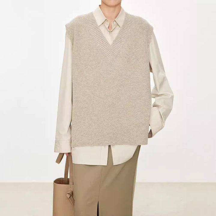 Gilet tricoté pour femmes avec décolleté en V et coupe décontractée Chic & Stil