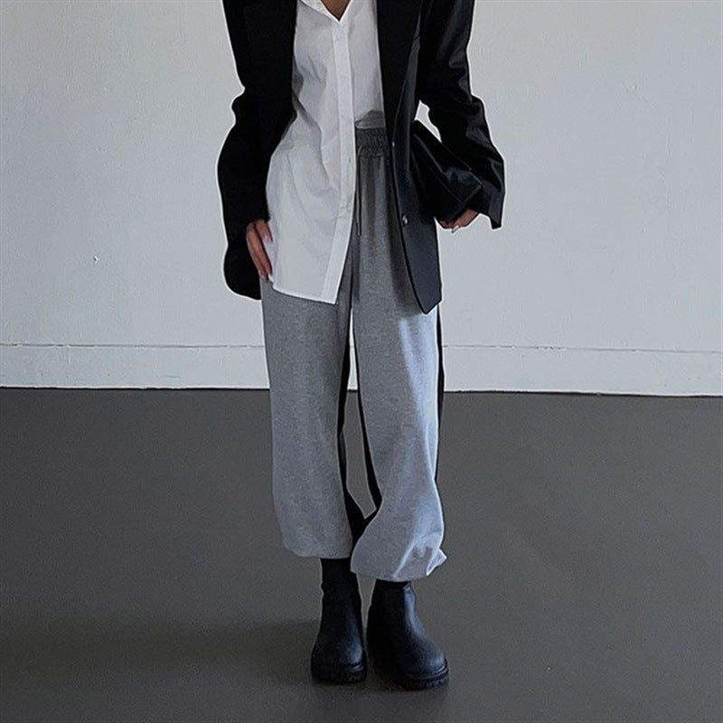 Ladies sporty leisure pants with side color details Chic & Stil