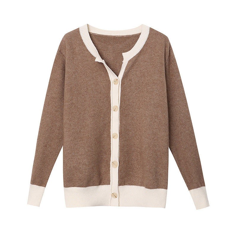 Women's cozy knitted sweater with button details Chic & Stil