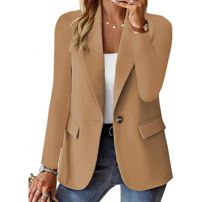 Modern fitted jacket for women with elegant button details Lune London