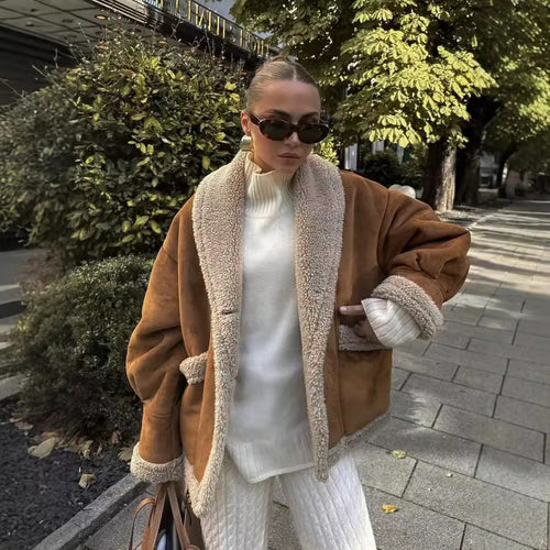 Ladies oversized cozy jacket with sheepskin collar and large pockets Lune London