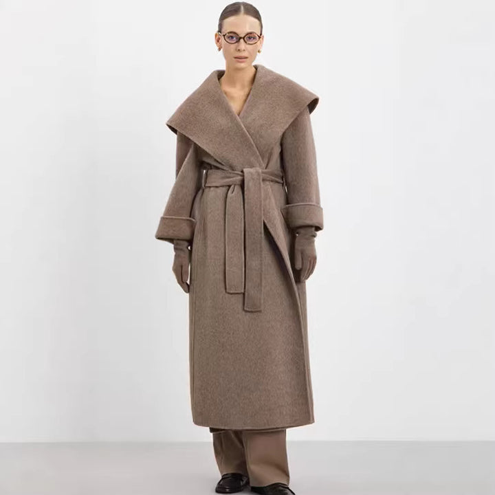 Manteau élégant pour femmes avec larges revers et ceinture à la taille Chic & Stil
