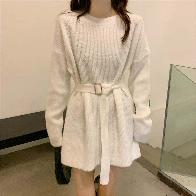 Robe en tricot pour femmes avec ceinture à la taille et coupe ample Chic & Stil