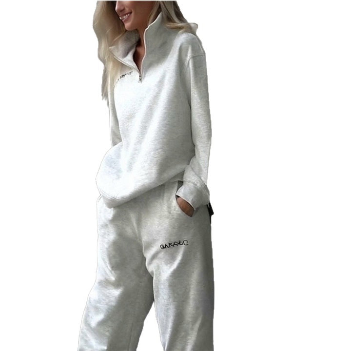 Casual women's sweater with half-zip and comfortable jogger pants Lune London