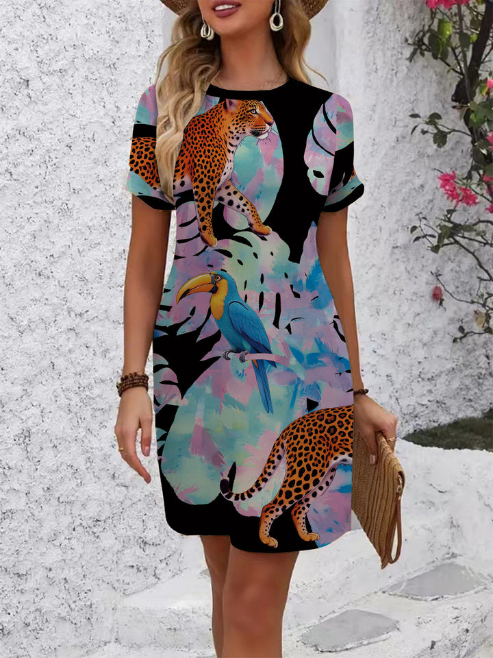 Women casual short sleeve dress with floral motifs and comfortable cut Lune London