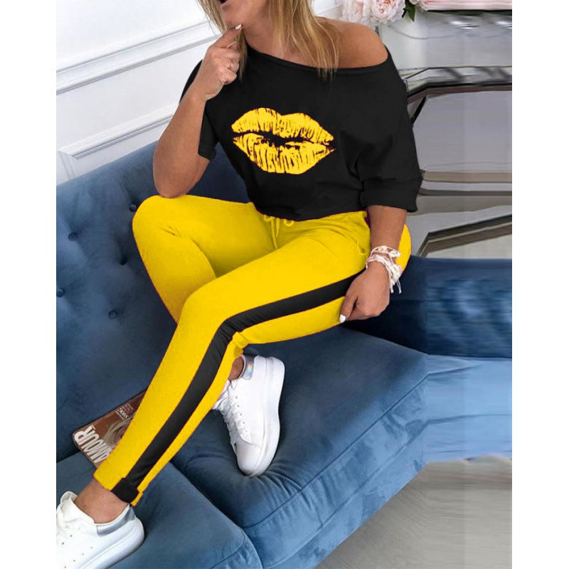 Sweatshirt à motif lèvres pour femmes et leggings sportifs Chic & Stil