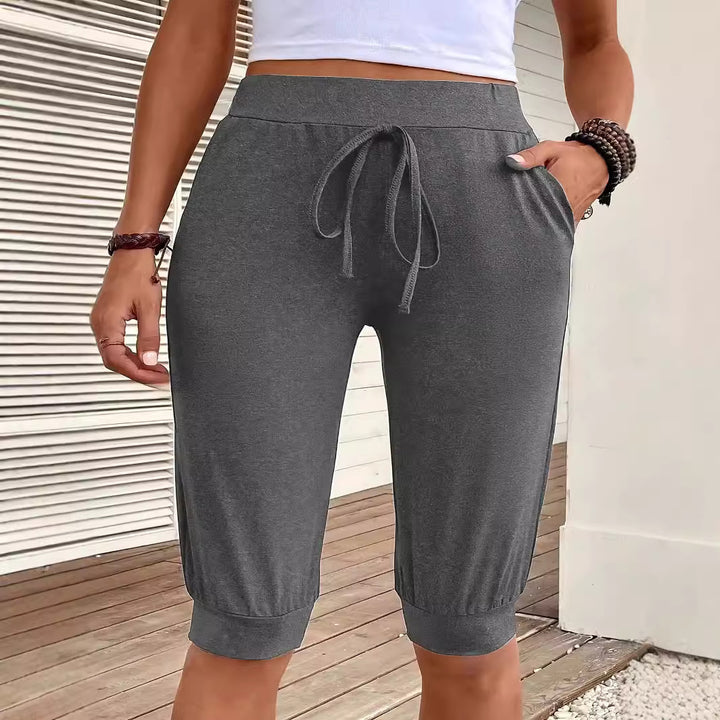 Lune London women's sporty Capri pants with elastic waist and practical side pockets