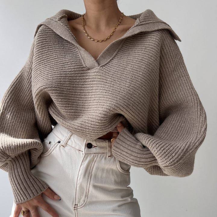 Thick knitted sweater for women with oversized cut and V-neck Lune London