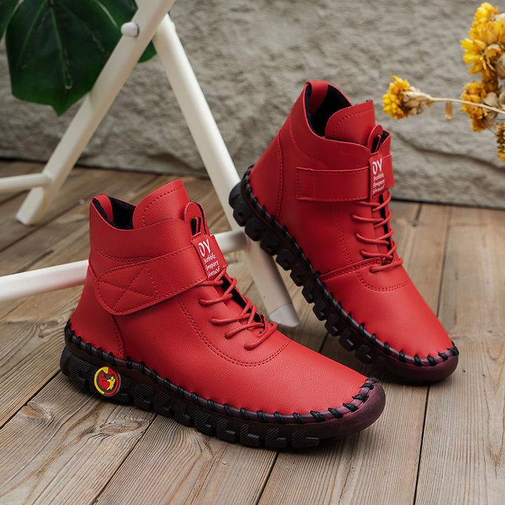 Women's winter boots with adjustable velcro closure and sturdy profile Lune London