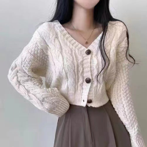 Short knit jacket for women with cable pattern and classic buttons Lune London
