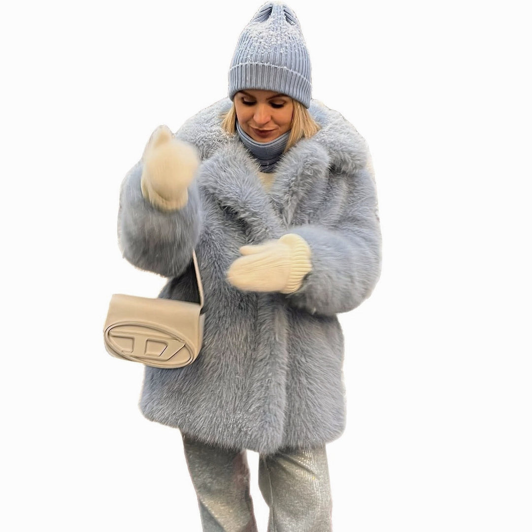 Luxurious faux fur coat for women in a loose fit Lune London