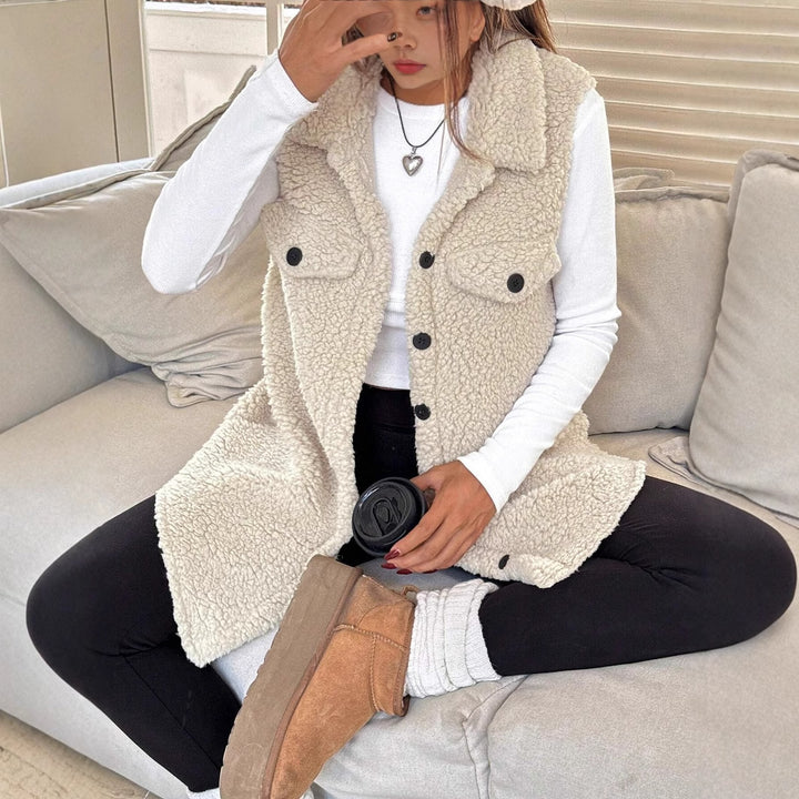 Women soft fleece vest with patch pockets Lune London
