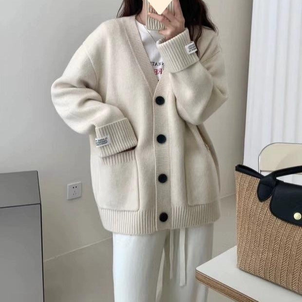 Cardigan Femme Confortable avec Décolleté en V Profond et Grandes Poches Chic & Stil