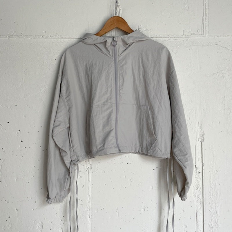 Veste extérieure légère et respirante pour femmes avec cordon de serrage Chic & Stil