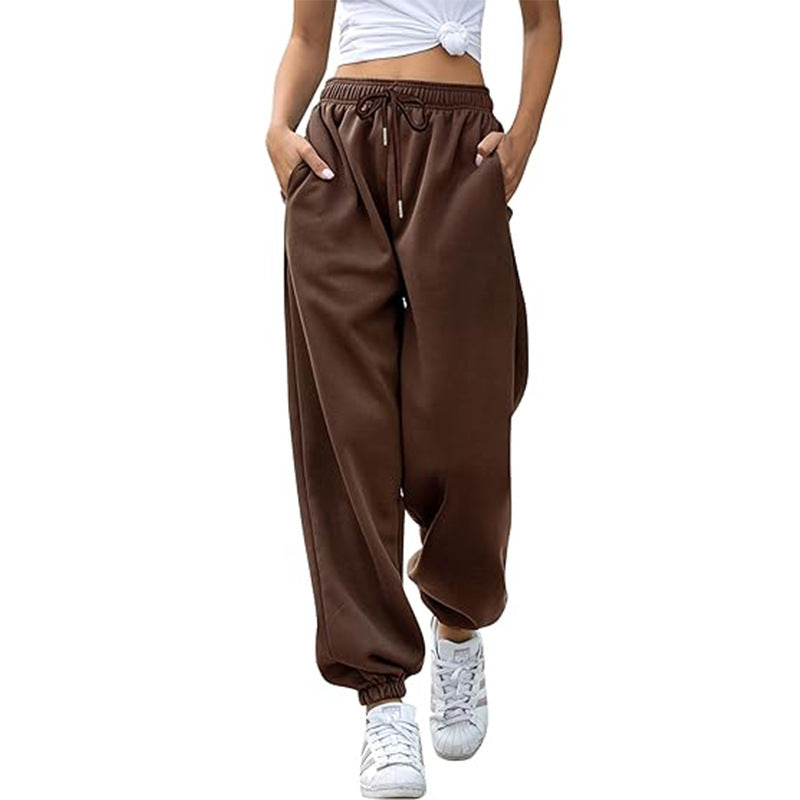 Casual pants for women with elastic waistband and side pockets Lune London