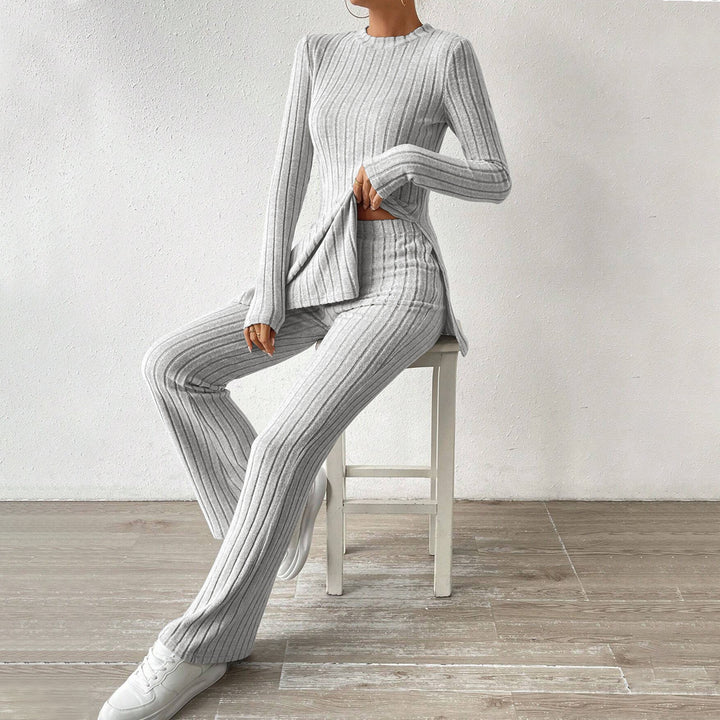 Costume tricot femme avec manches longues élégantes et coupe à la mode Chic & Stil
