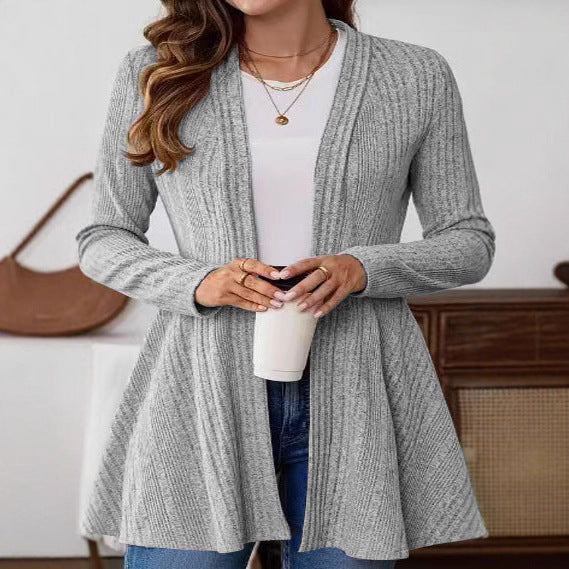 Cardigan long femme avec design à côtes modernes et couture Chic & Stil
