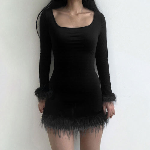 Robe mini femme avec des manches longues élégantes et des finitions plumetis Chic & Stil