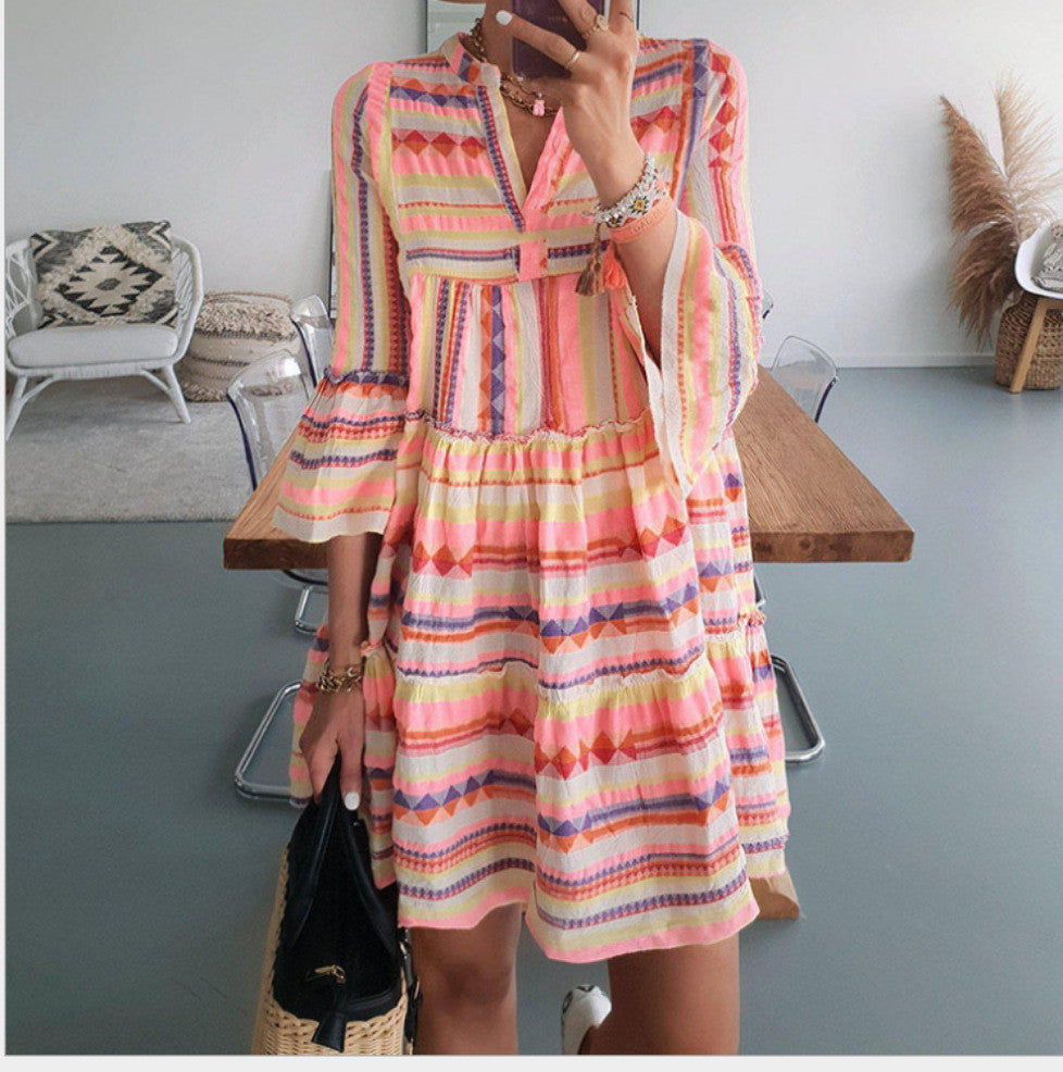 Casual wrap dress for women with voluminous sleeves and a graphic pattern Lune London