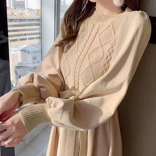 Robe tricotée pour femmes avec corsage texturé et manches bouffantes Chic & Stil