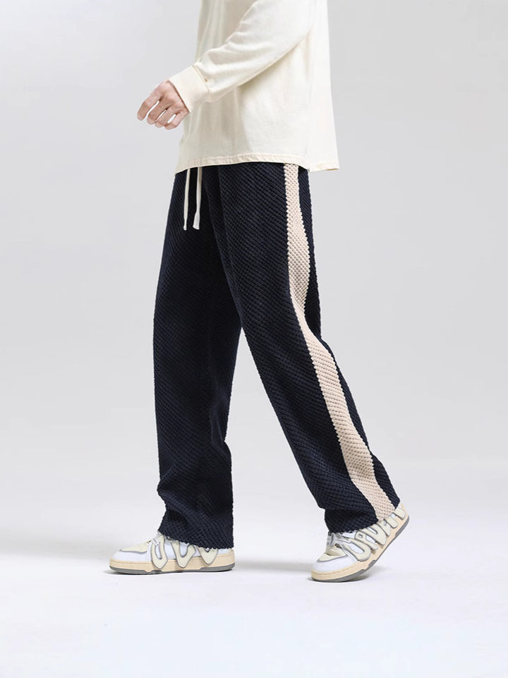 Comfortable leisure pants for ladies with textured fabric and chic side stripes