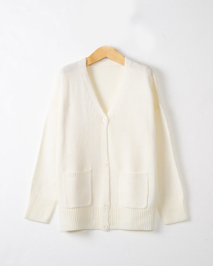 Ladies Chunky Knit Cardigan with practical pockets and V-neck Lune London