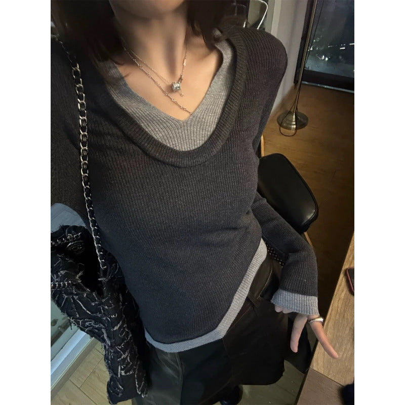 Pull fin à col en V pour femmes avec poignets contrastés Chic & Stil