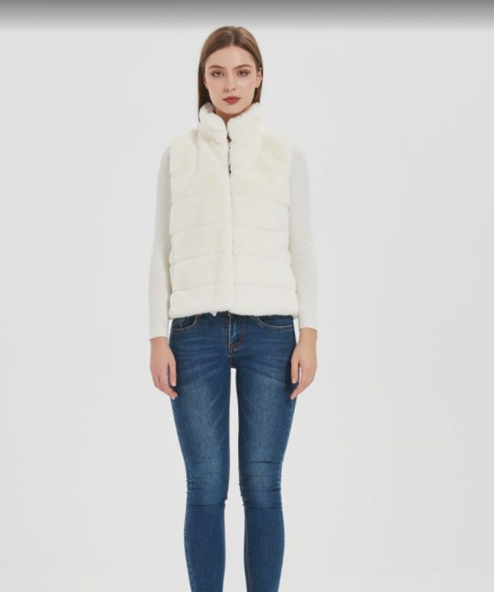 Ladies quilted gilet with high collar and trendy cut Lune London