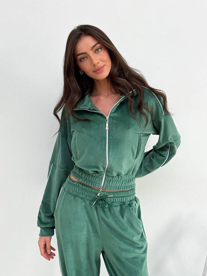 Women's sports set with elastic waistband and contrasting side stripes Lune London