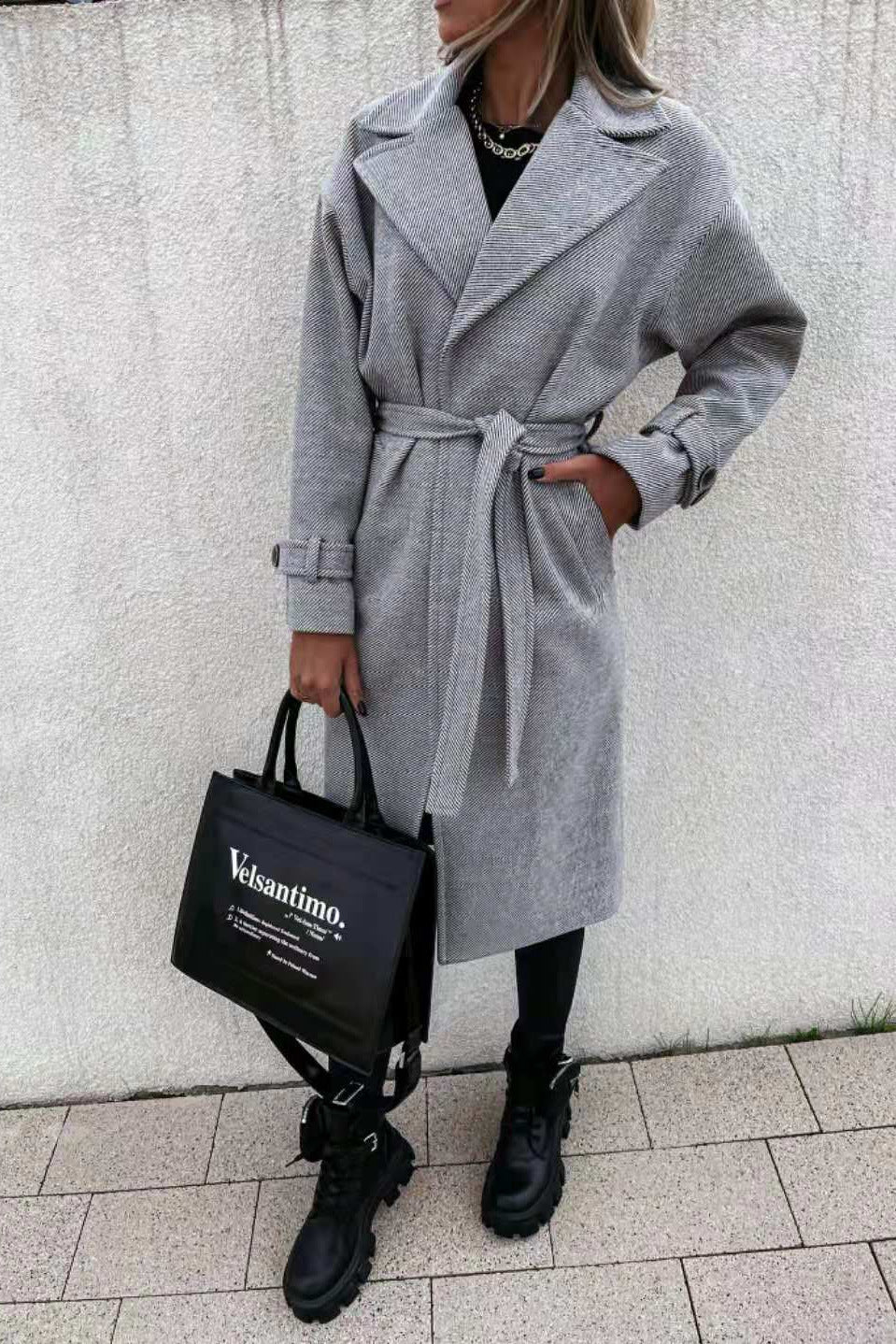 Elegant mid-length trench coat for women with adjustable belt Lune London