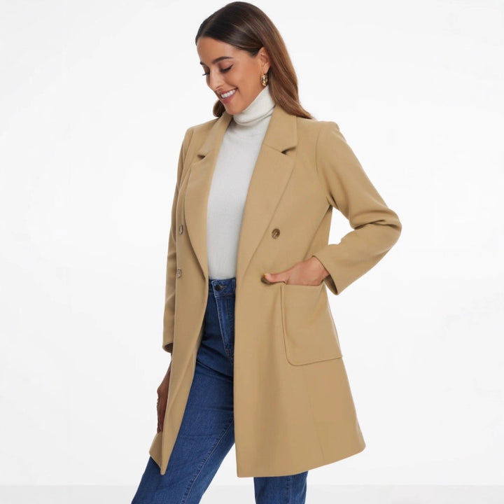 Elegant ladies' coat with double row of buttons and side pockets Lune London