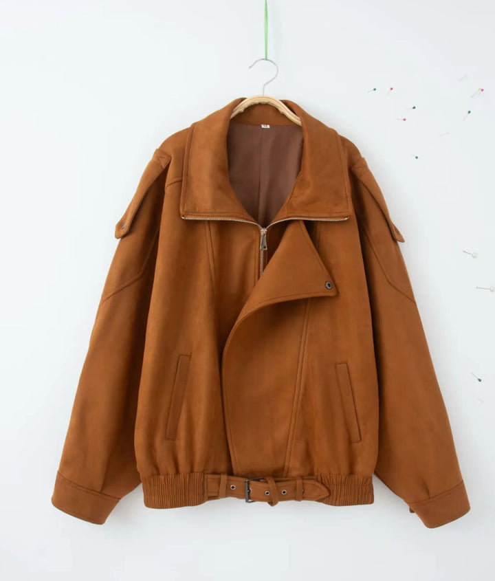 Cropped synthetic leather jacket for women with practical flap pockets and a cinchable belt Lune London