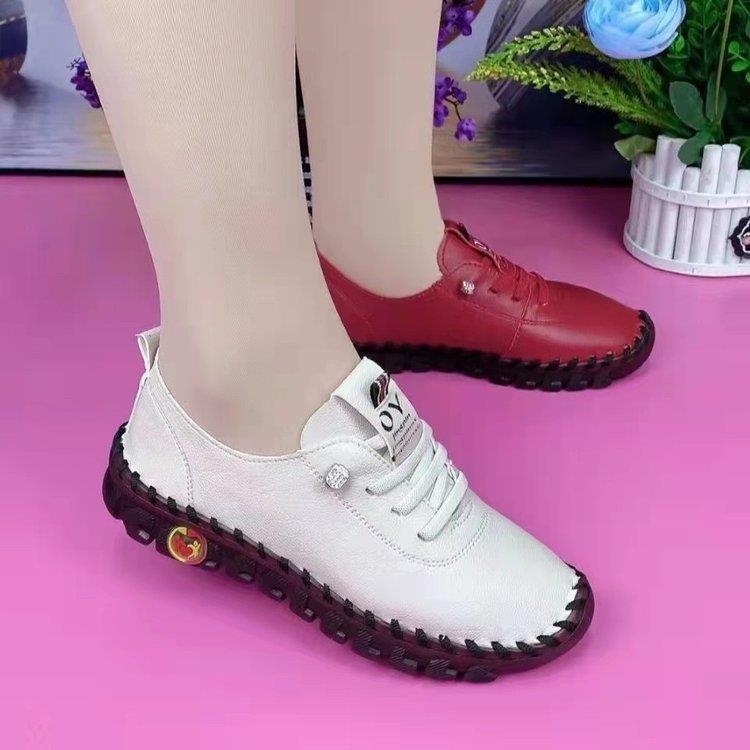 Comfortable leisure shoes for ladies with non-slip sole Lune London