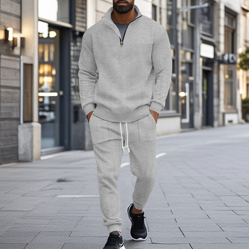 Men's fleece sports outfit with half-zip and practical pockets Lune London
