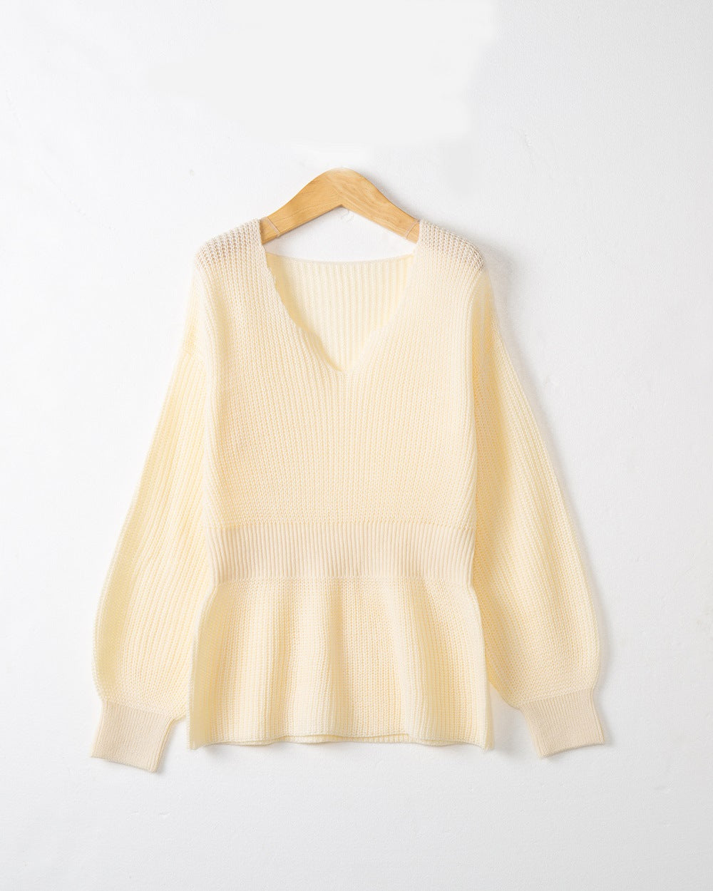 Chunky knit sweater for women with deep V-neck and relaxed fit Lune London